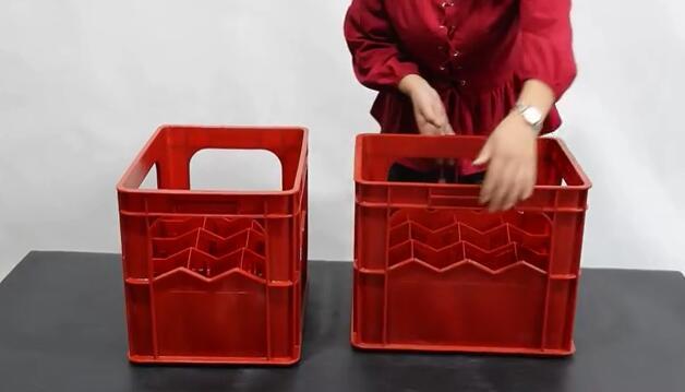 12 Trellis Beer Plastic Container